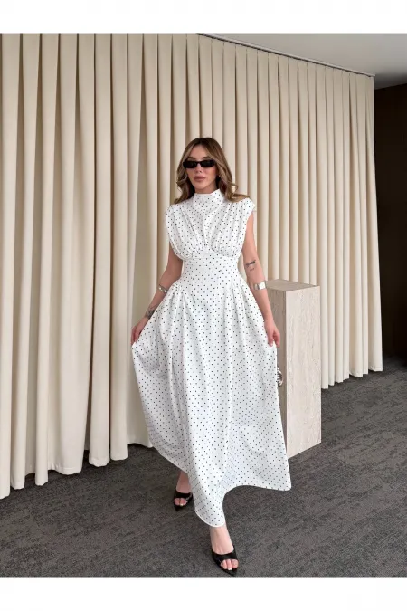 Robe à pois blanc cassé avec épaulettes - 2607