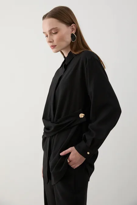 Ensemble chemise et pantalon noirs avec boutons décoratifs dorés - 8856