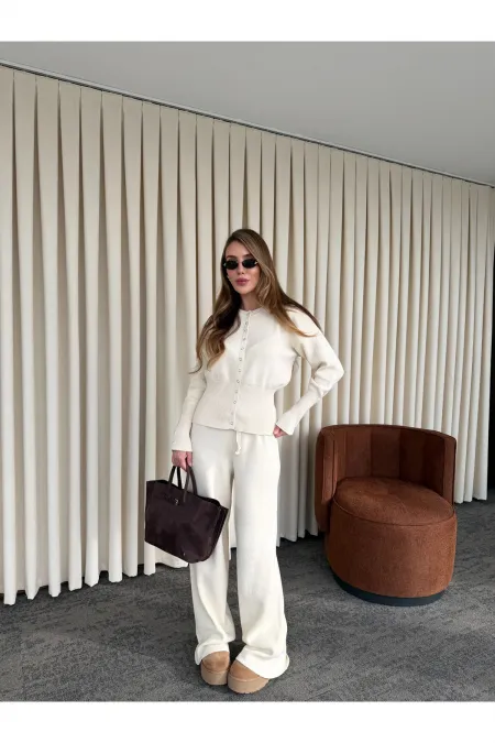 Off-white snap-button knit set - 904 Off-white snap-button knit set - 904