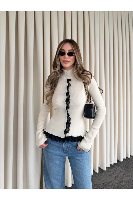 Ekru Dik Yaka Dantel Detaylı Hırka - 2726