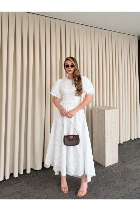 Beyaz %100 Pamuk Sırtı Açık Fisto Elbise - 8235