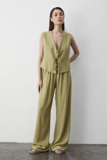 Ensemble gilet en mousseline kaki à 3 lacets