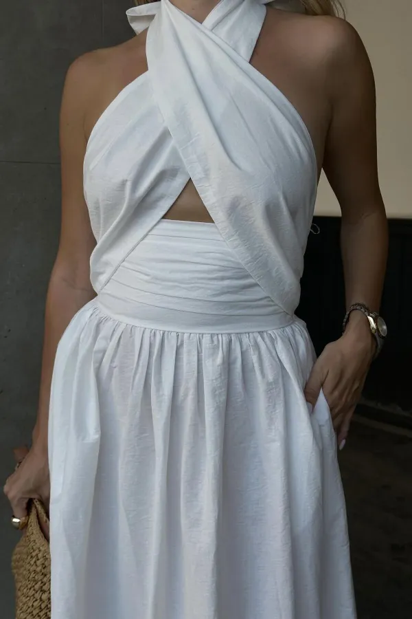 Robe de créateur blanc cassé à col halter