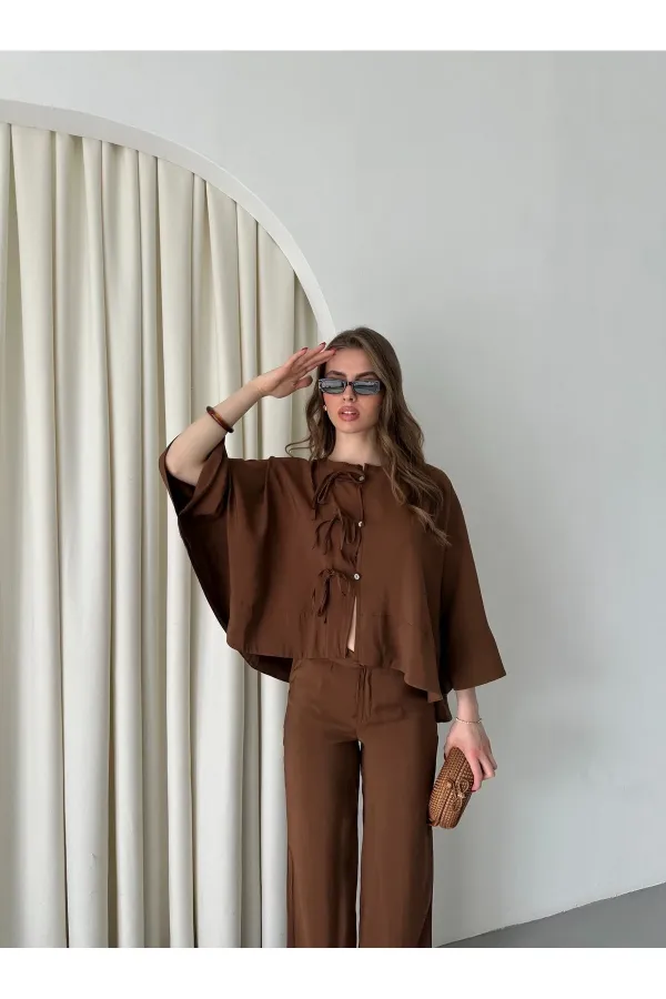 Ensemble chemisier et pantalon marron avec détails de surpiqûres au col - 9002