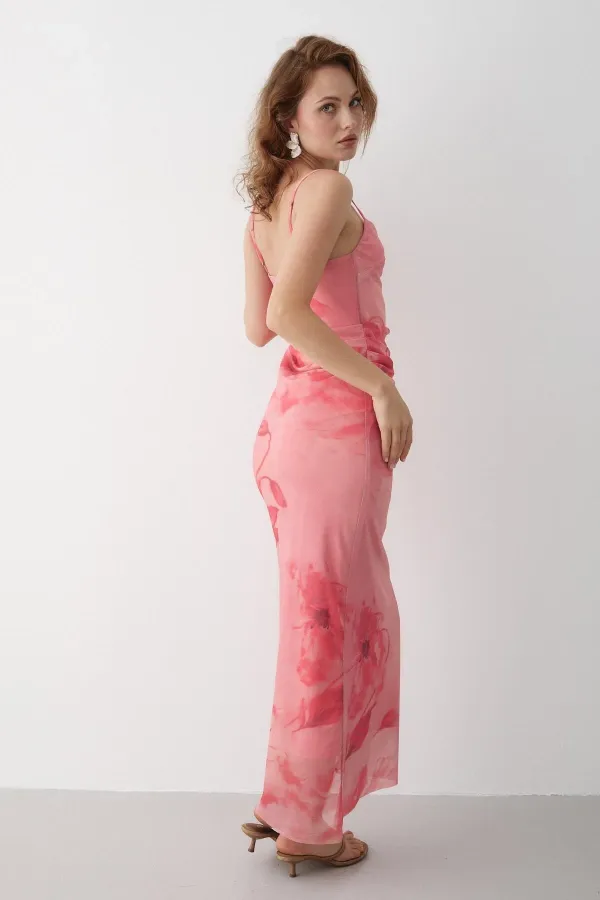 Pembe Yan Drapeli Çiçek Desenli Elbise