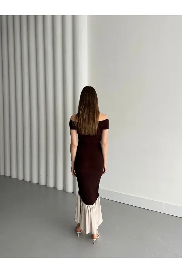 Kahverengi Kayık Yaka Fırfırlı Elbise - 4798