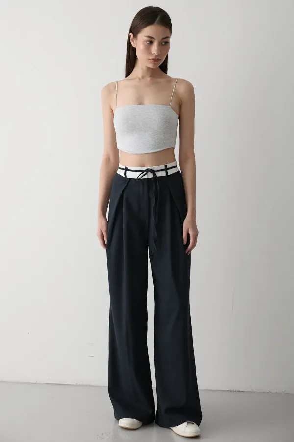 Pantalon de créateur bleu marine avec ceinture à cordon - 3576