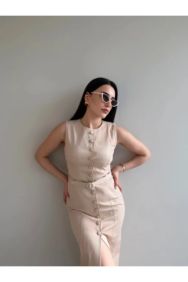 Robe beige en gabardine boutonnée et ceinturée - 5002