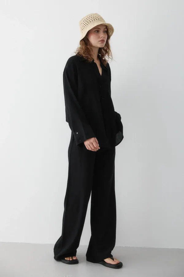 Ensemble chemise et pantalon noir texturé