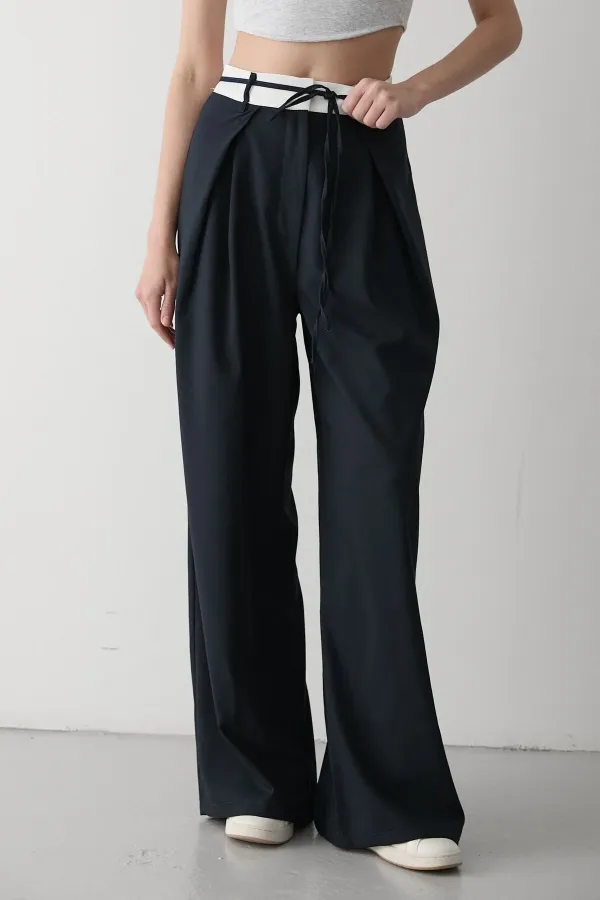 Pantalon de créateur bleu marine avec ceinture à cordon - 3576