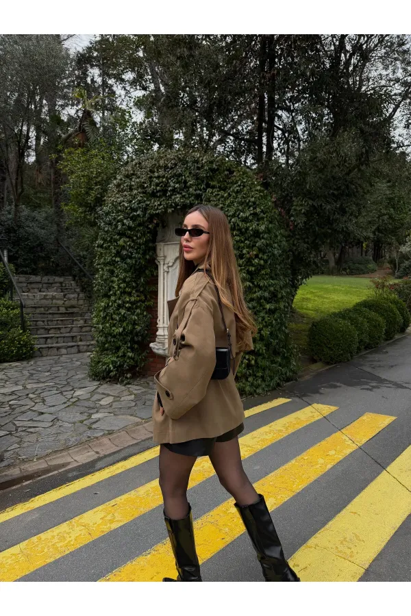 Karamel Oversize Düşük Omuz Kısa Trenç - 9580