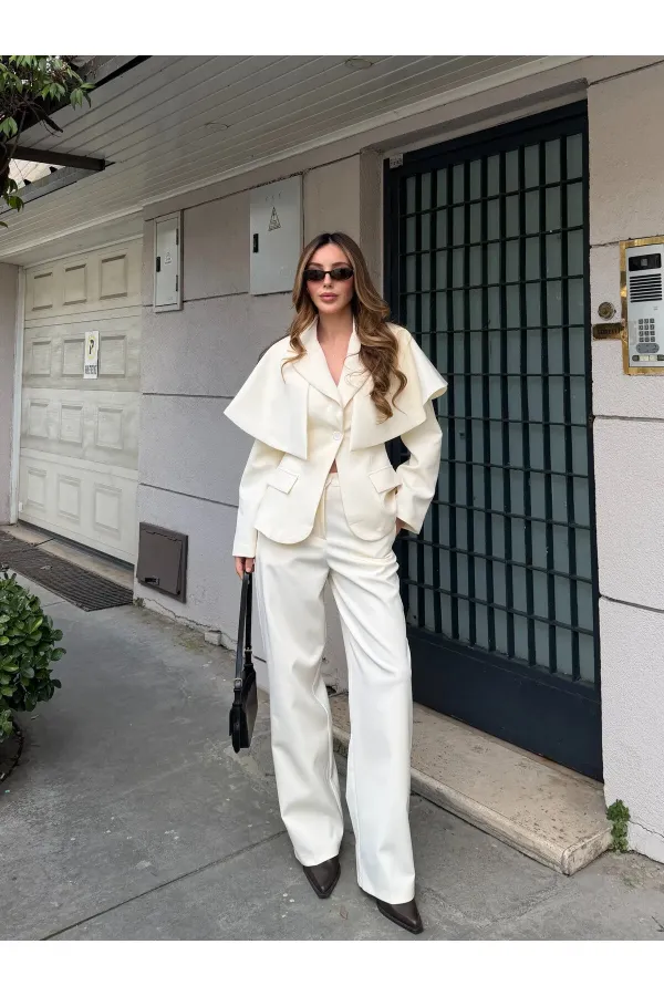 Ekru Pelerin Detaylı Ceket Pantolon Takım - 202604
