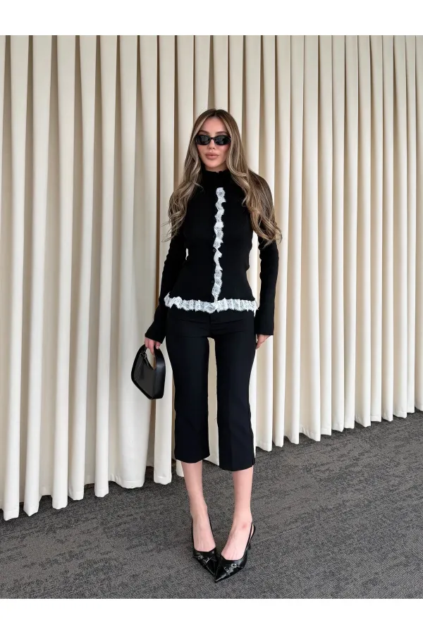 Siyah Dik Yaka Dantel Detaylı Hırka - 2726