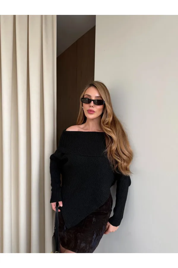 Siyah Kayık Yaka Asimetrik Kazak - 251193