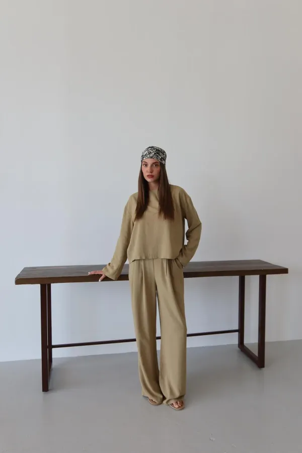 Ensemble chemisier et pantalon kaki Marisol