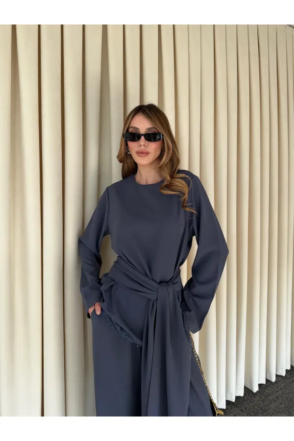 Ensemble chemisier et pantalon indigo avec ceinture et détails en dentelle - 8006