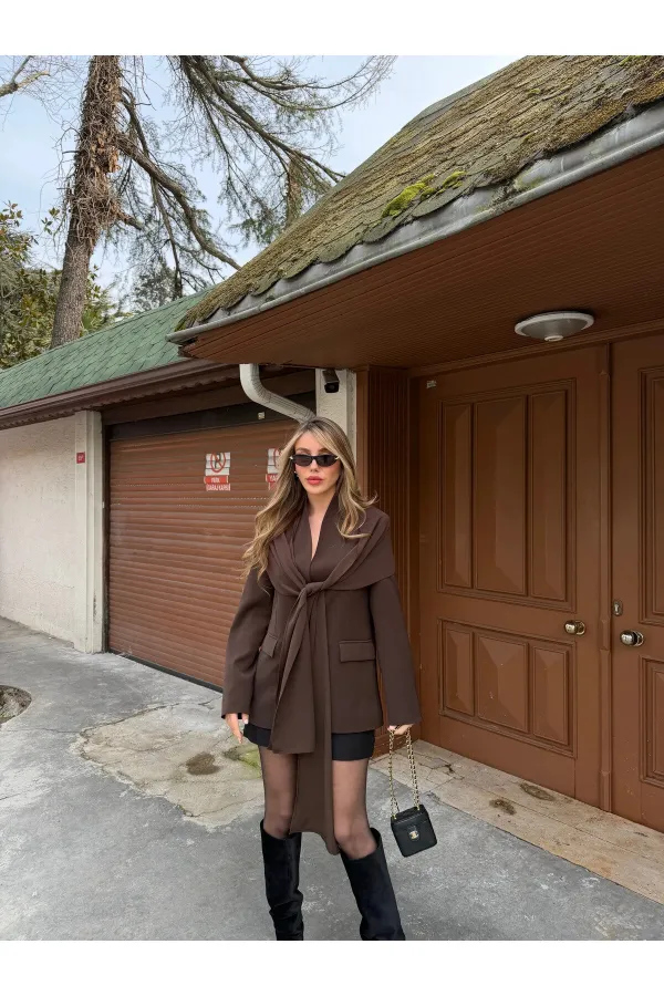 Veste châle marron à boutons dorés - 9721