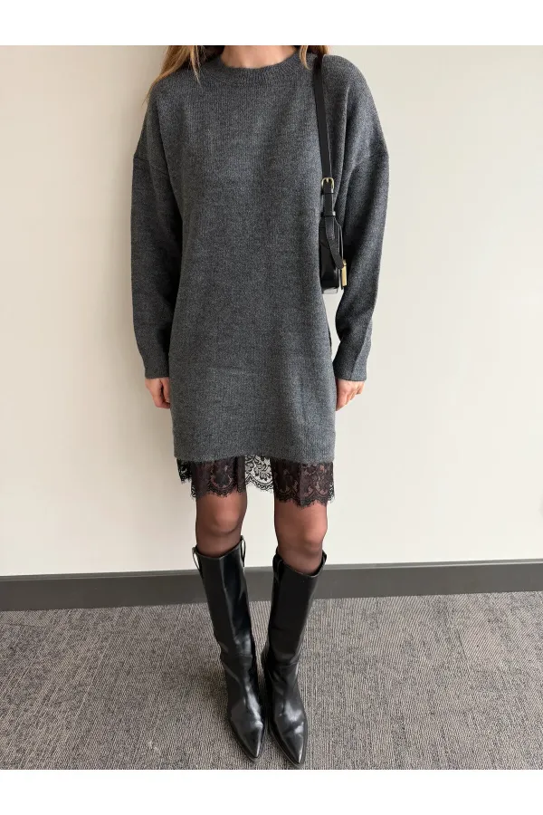 Robe courte en maille anthracite et dentelle - 251008