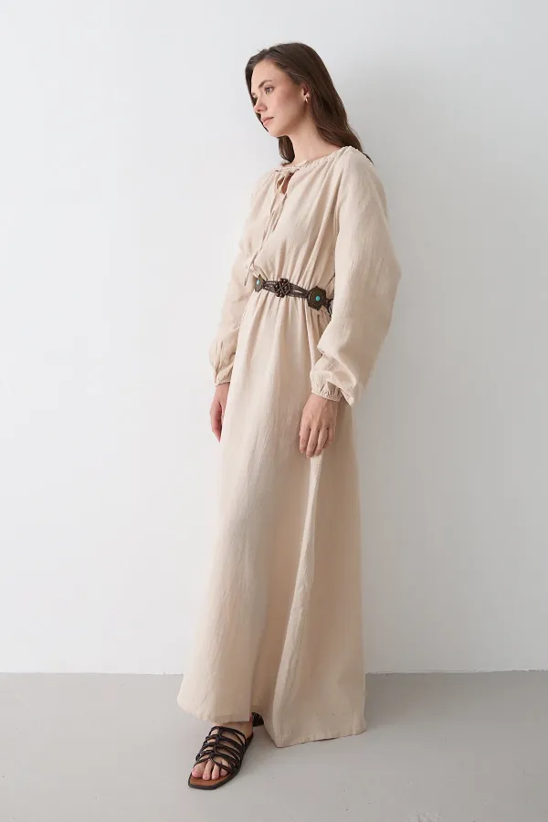 Robe en mousseline naturelle avec détail de lien - 2004