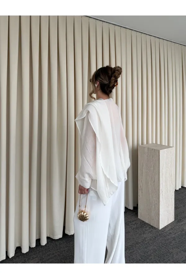 Beyaz Uçuşan Pelerin Panço - 0901