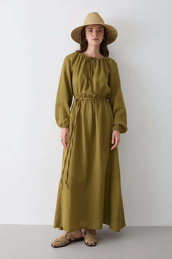 Robe en mousseline kaki avec détail de nœud - 2004