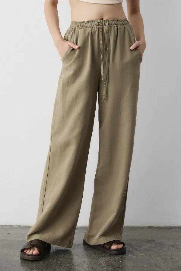 Pantalon en coton et lin Çağla avec taille élastique