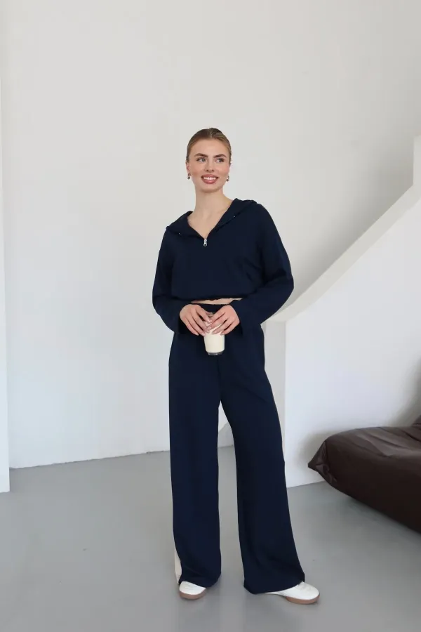 Ensemble bleu marine à capuche et finitions soignées - 8569