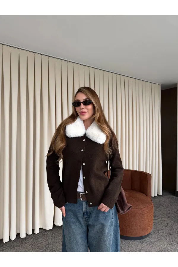 Kahverengi Yakası Kürklü Hırka - 261002