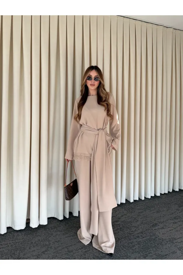 Bej Kuşaklı Dantel Detaylı Bluz Pantolon Takım - 8006