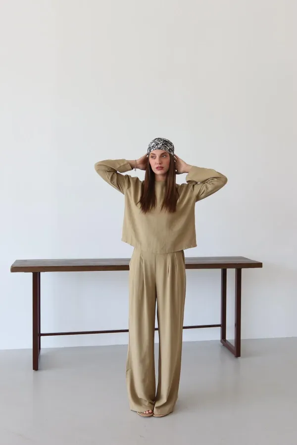 Ensemble chemisier et pantalon kaki Marisol