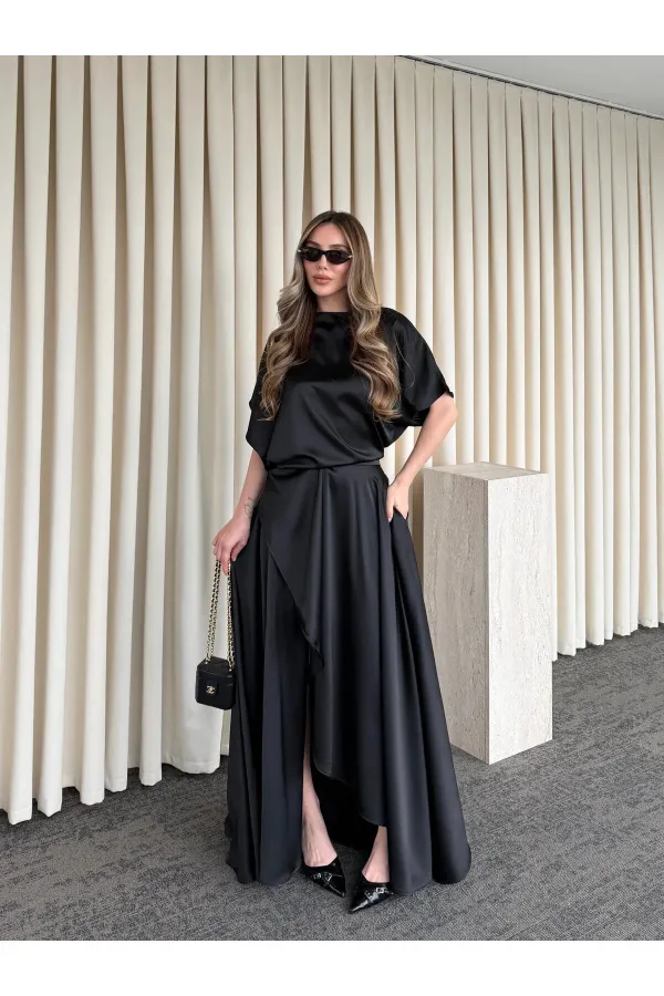 Siyah Saten Yırtmaçlı Elbise - 2026