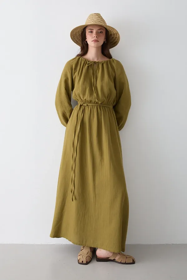 Robe en mousseline kaki avec détail de nœud - 2004