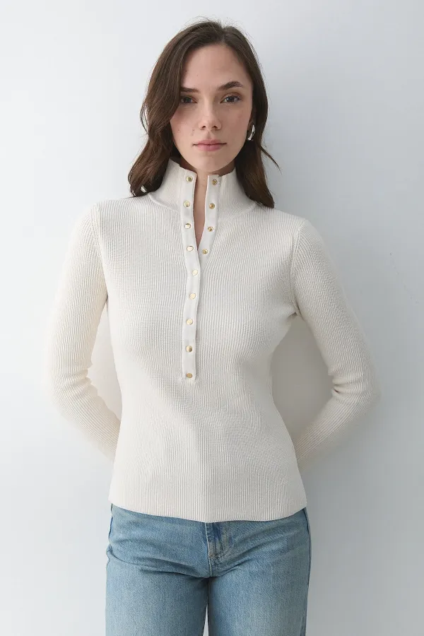 Krem Çıtçıtlı Boğazlı Kazak - 251037