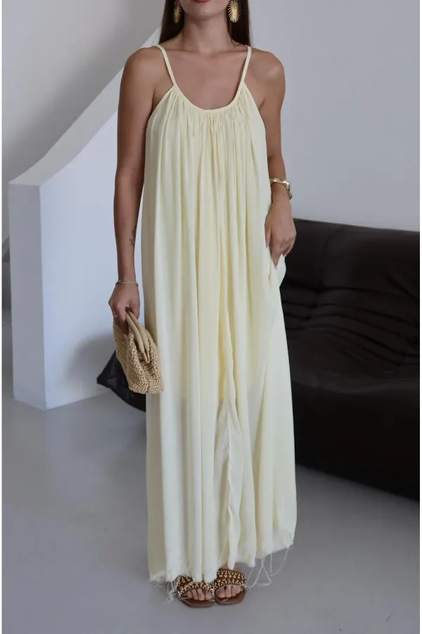 Robe jaune à bretelles et coupe décontractée