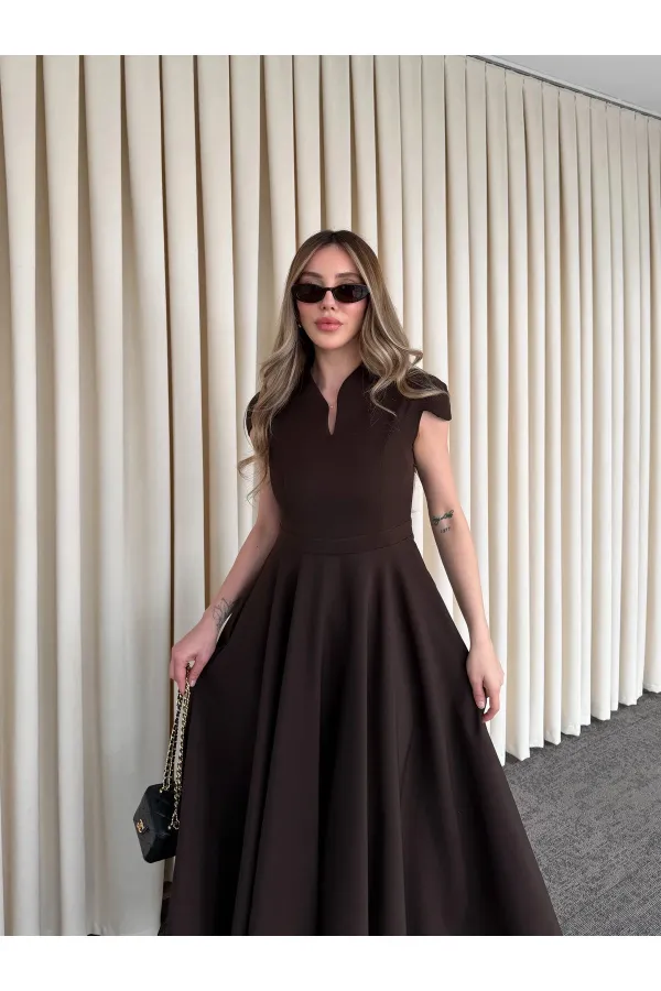 Robe courte marron à col en V - 242480