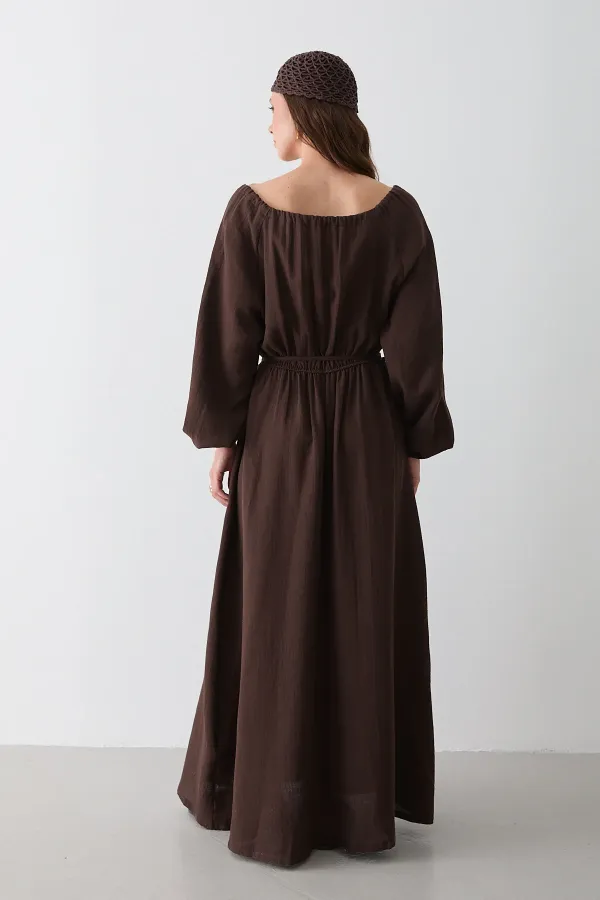 Robe en mousseline marron avec détail de nœud - 2004