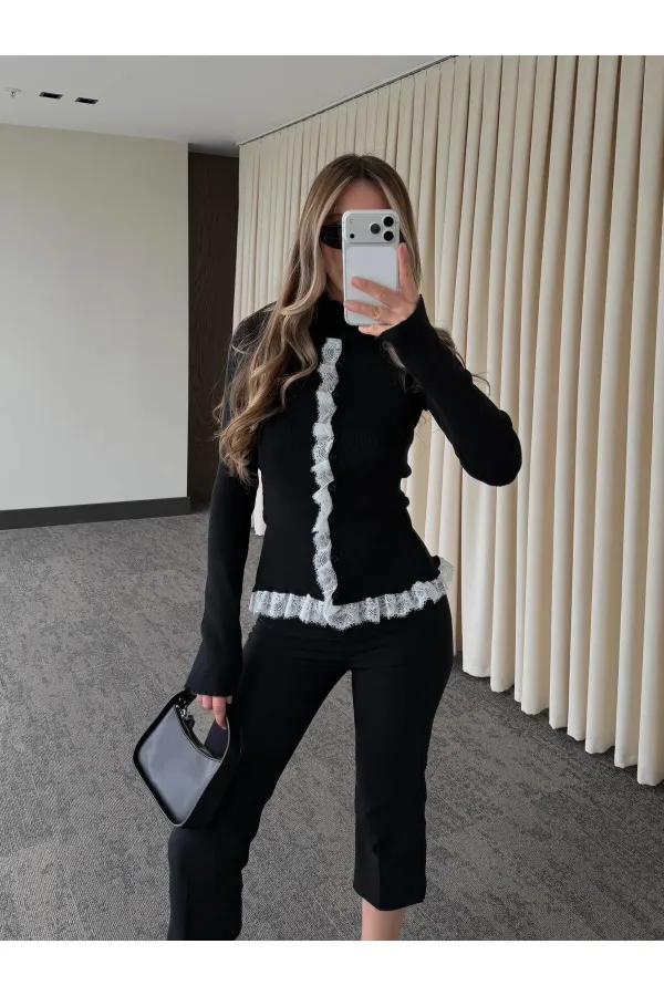 Siyah Dik Yaka Dantel Detaylı Hırka - 2726