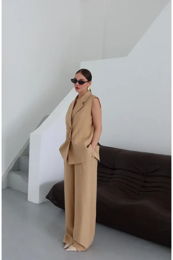 Mustard Black Button-Down Vest and Trousers Set Mustard Black Button-Down Vest and Trousers Set