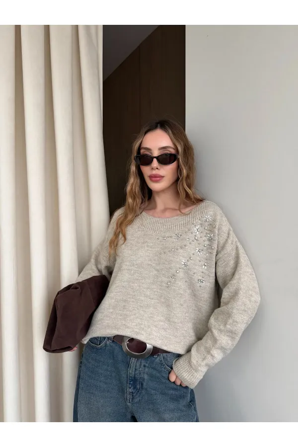 Bej Taş İşlemeli Kayık Yaka Kazak - 251189