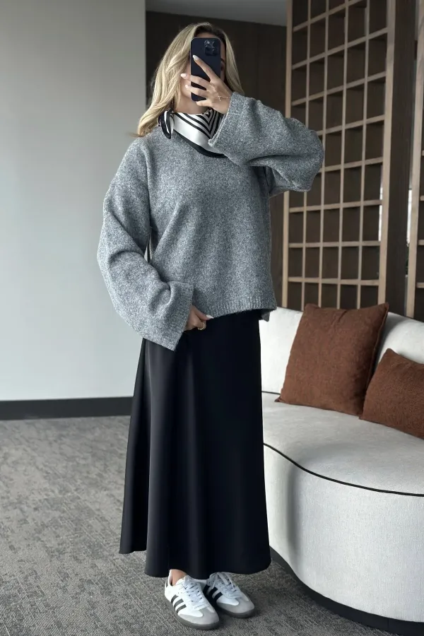 Grey Crew Neck Sweater - 04621