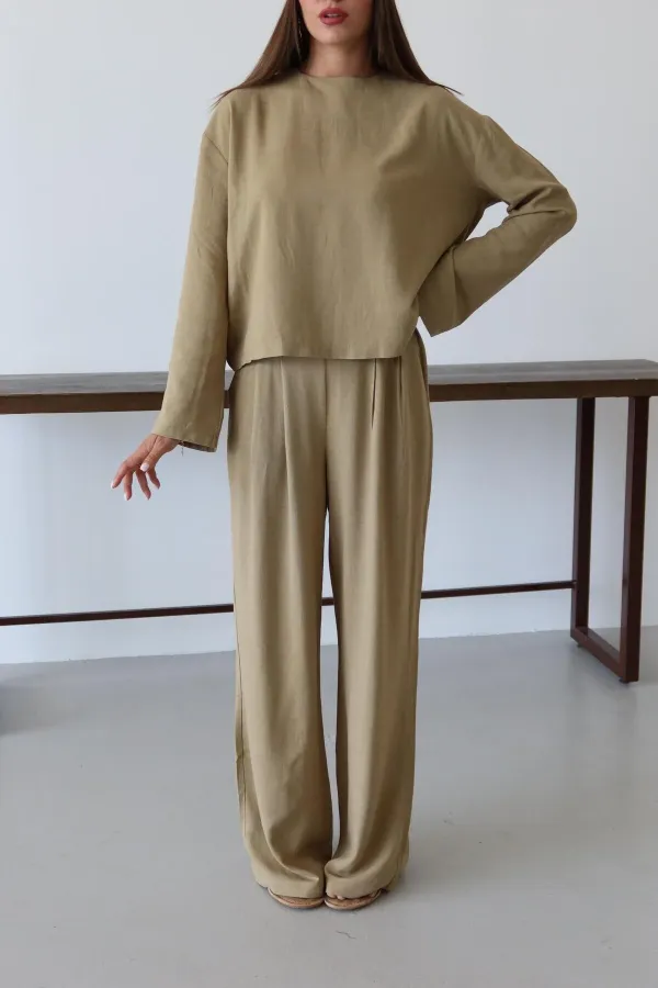 Ensemble chemisier et pantalon kaki Marisol