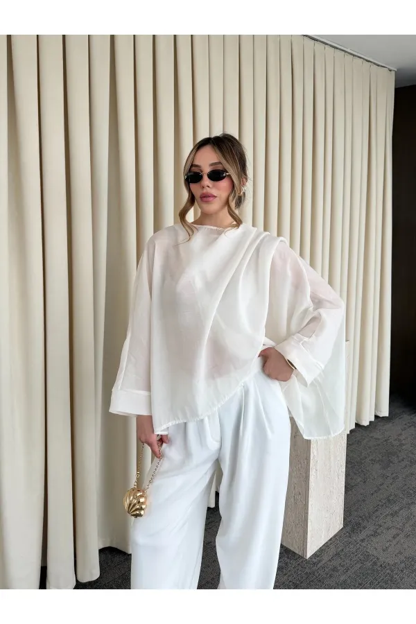 Beyaz Uçuşan Pelerin Panço - 0901