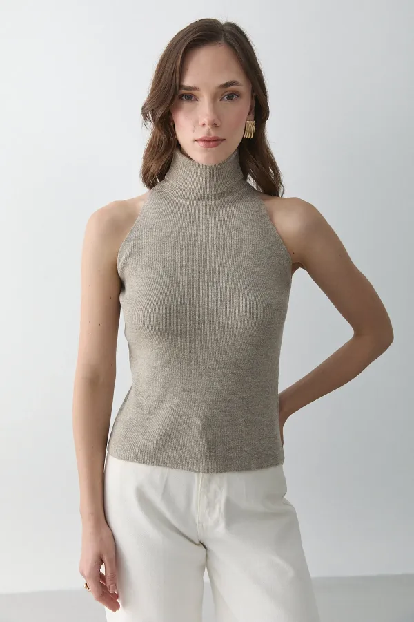 Débardeur à col roulé en vison - 251004