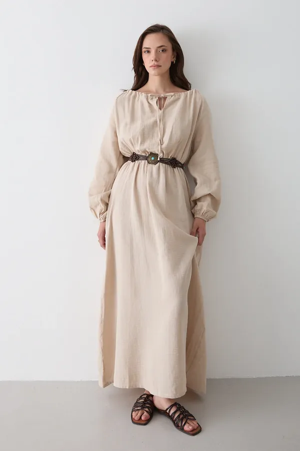 Robe en mousseline naturelle avec détail de lien - 2004