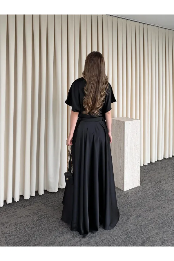 Siyah Saten Yırtmaçlı Elbise - 2026
