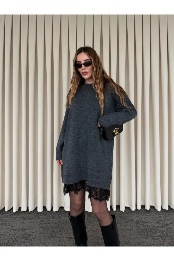 Robe courte en maille anthracite et dentelle - 251008