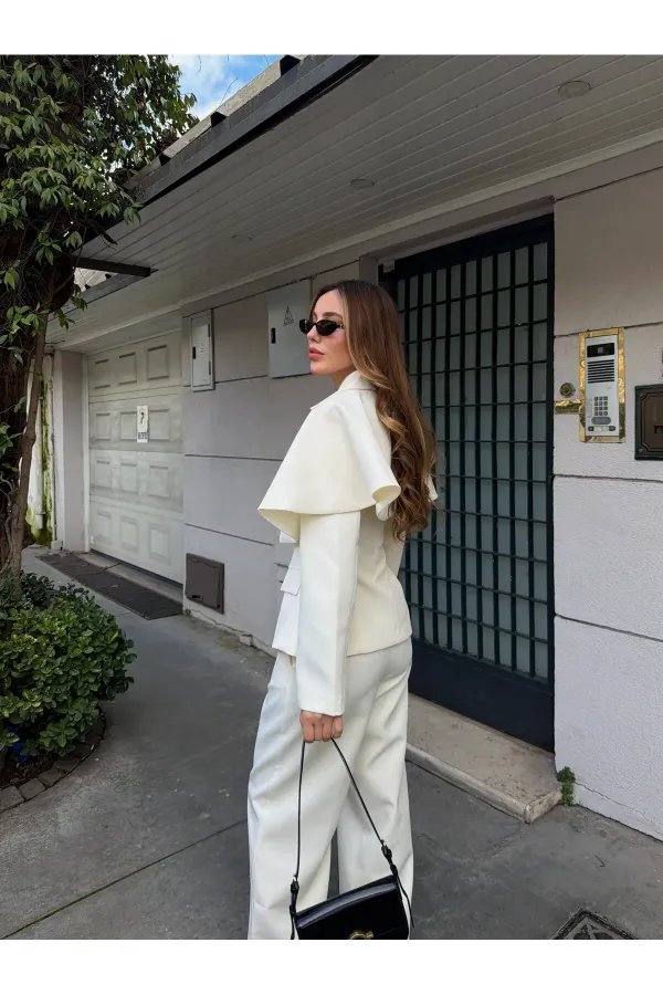 Ekru Pelerin Detaylı Ceket Pantolon Takım - 202604