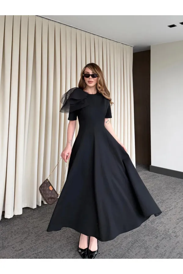 Siyah Seyyar Broşlu Elbise - 3151