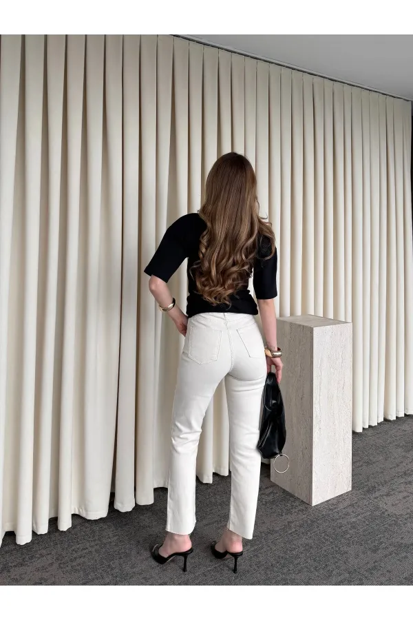 Bej Kesik Paça Detaylı Jean - 520