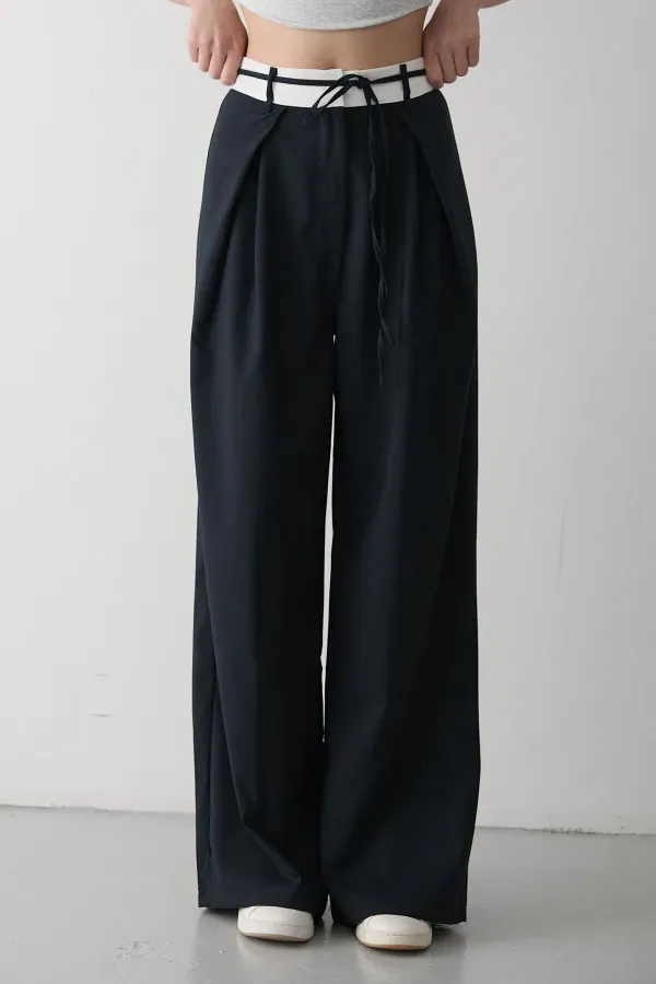 Pantalon de créateur bleu marine avec ceinture à cordon - 3576